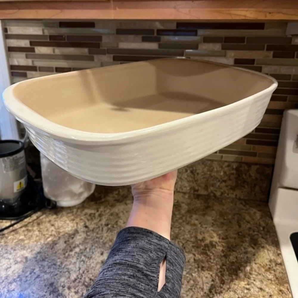 Pampered Chef-Family Heritage-15x10-Stoneware Baker: Vanilla Glaze-061002